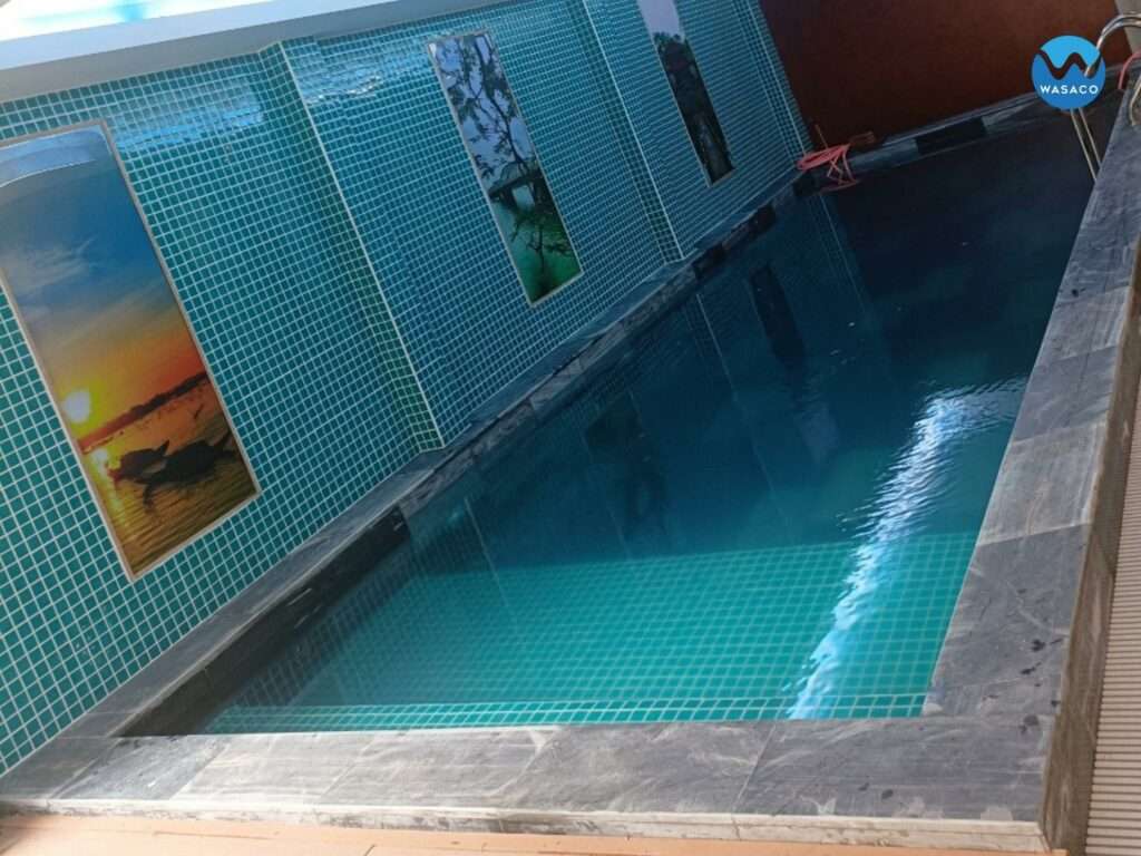 đặc điểm bể bơi khách sạn Trường Tiền